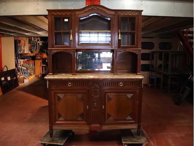 Kast met vitrine - afbeelding 1 van  7