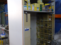 Kast vv inhoud - afbeelding 1 van  3