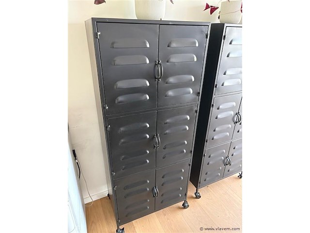 Kast - afbeelding 1 van  2