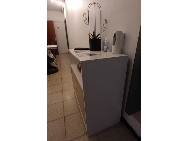 Kast - afbeelding 2 van  2