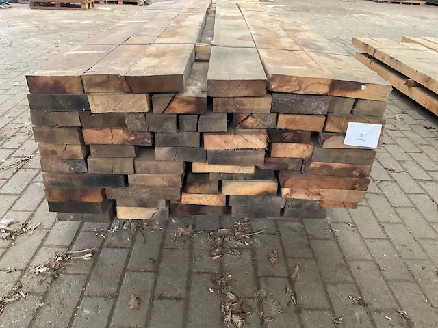 Kastanje planken 52 mm ca. 1 m³ - afbeelding 2 van  5
