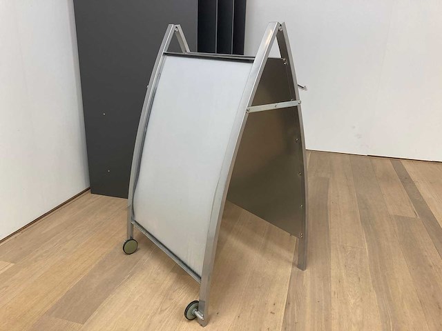 Kasten - afbeelding 2 van  4