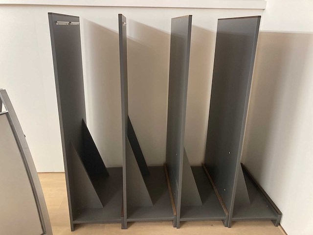 Kasten - afbeelding 3 van  4