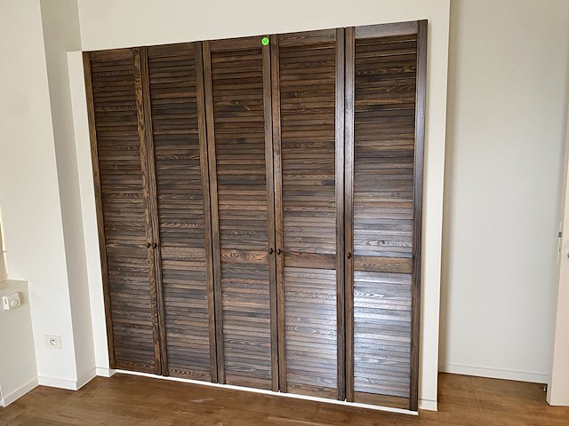 Kastenwand met deuren - kleerkast - afbeelding 2 van  2