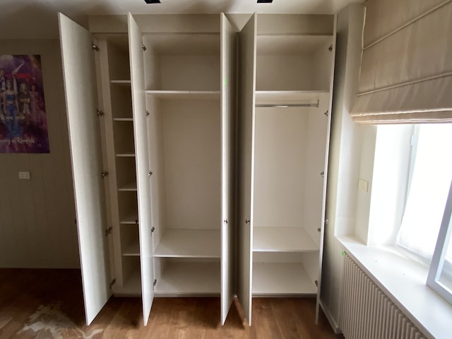 Kastenwand met deuren (massief) - afbeelding 2 van  4