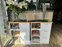 Kastje met inhoud en decoratie - afbeelding 4 van  6