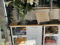 Kastje met inhoud en decoratie - afbeelding 6 van  6