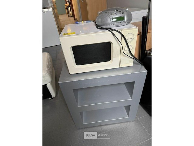 Kastje + microgolfoven + radio - afbeelding 1 van  5