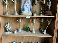 Kast/rek met inhoud - afbeelding 2 van  4