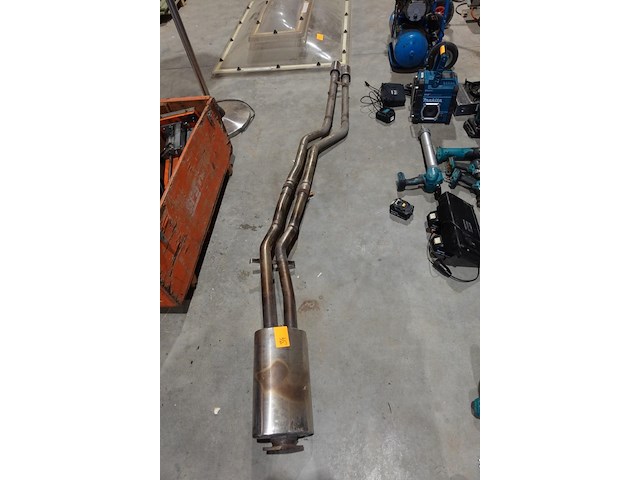 Katalysator + uitlaat - afbeelding 1 van  3