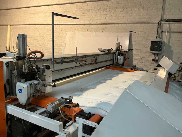 Katermak leopard x2 cnc 2-kops quiltingmachine - afbeelding 7 van  13