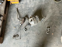 Katrol met standaard en takel overige aannemersmateriaal - afbeelding 1 van  4