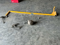 Katrol met standaard en takel overige aannemersmateriaal - afbeelding 3 van  4