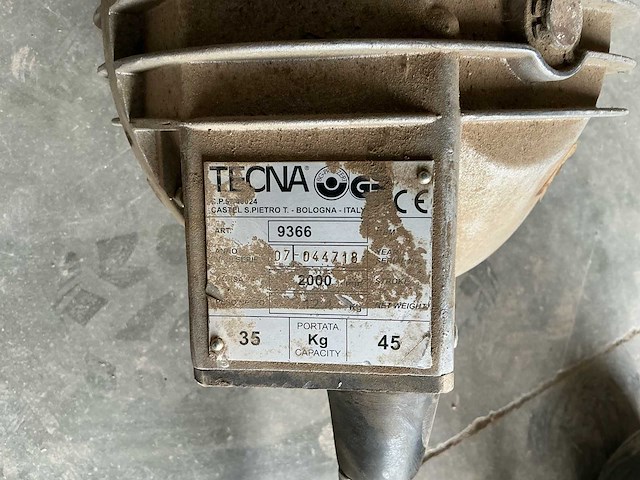 Katrol met standaard en takel overige aannemersmateriaal - afbeelding 4 van  4