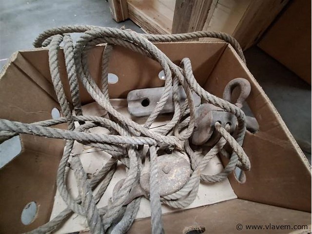 Katrol - afbeelding 2 van  2