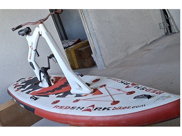 Kavel 6 red shark bike (waterfiets) 2 e hands - afbeelding 3 van  5