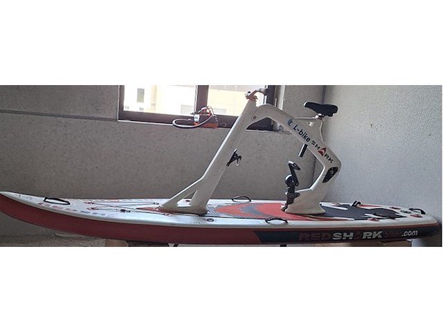 Kavel 6 red shark bike (waterfiets) 2 e hands - afbeelding 4 van  5