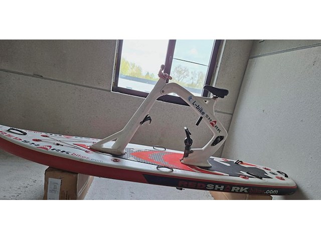 Kavel 7 red shark bike (waterfiets) 2 e hands - afbeelding 3 van  5