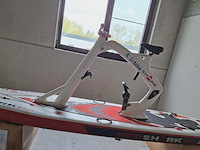Kavel 7 red shark bike (waterfiets) 2 e hands - afbeelding 3 van  5