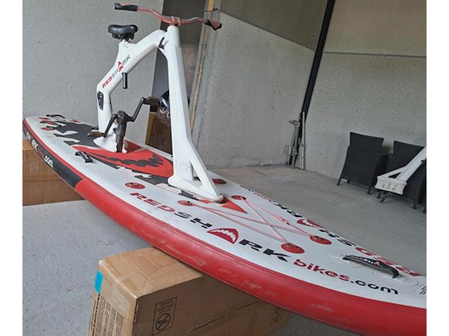 Kavel 8 red shark bike (waterfiets) 2 e hands - afbeelding 1 van  4
