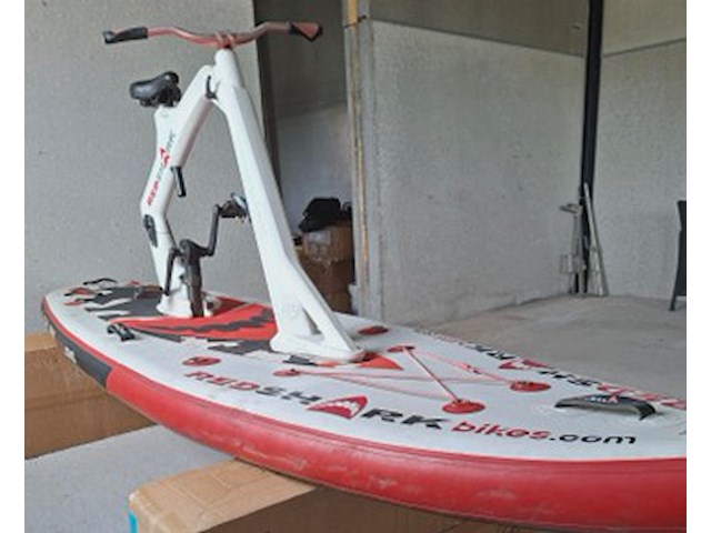 Kavel 9 red shark bike (waterfiets) 2 e hands - afbeelding 3 van  4