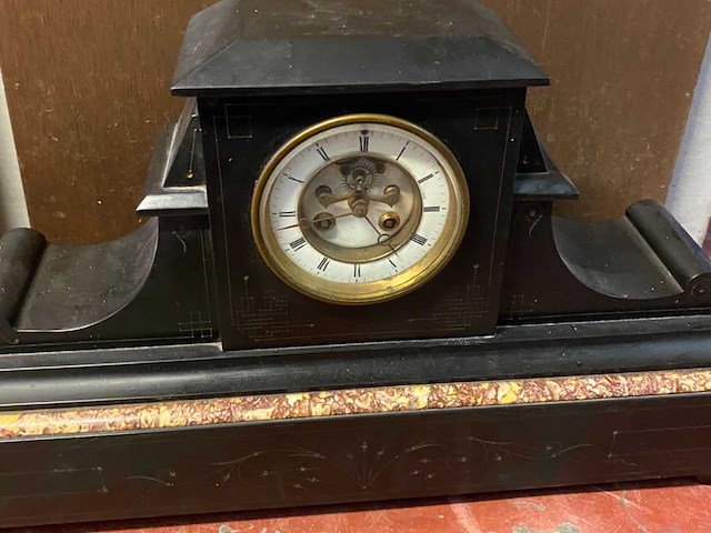 Kavel: schoorsteenmantelklokken en een pilaster - afbeelding 2 van  5