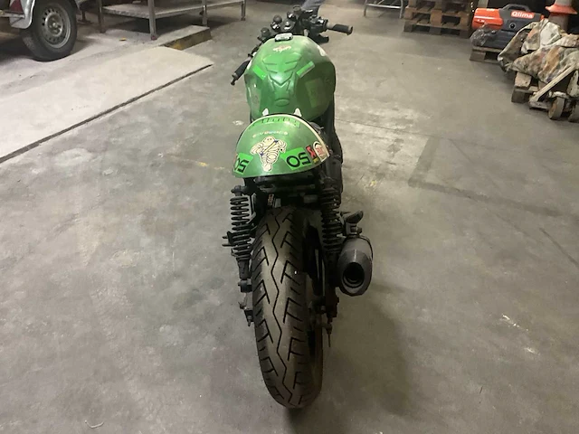 Kawasaki café racer café racer kawasaki café racer – restauratieproject of decoratief stuk met een unieke raceuitstraling - afbeelding 3 van  8