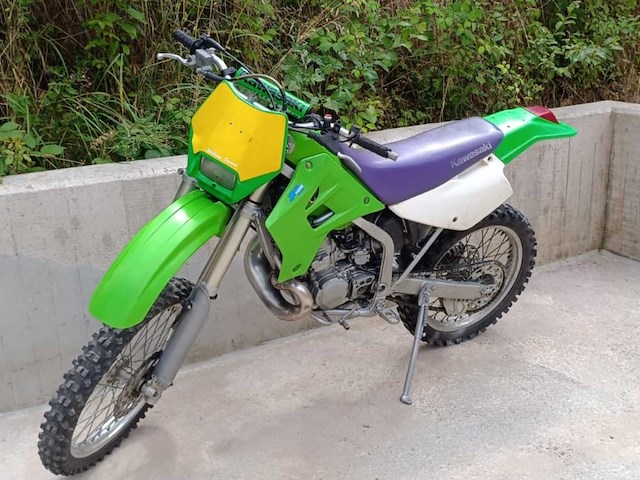 Kawasaki kdx 200 moto-kruis - afbeelding 6 van  13