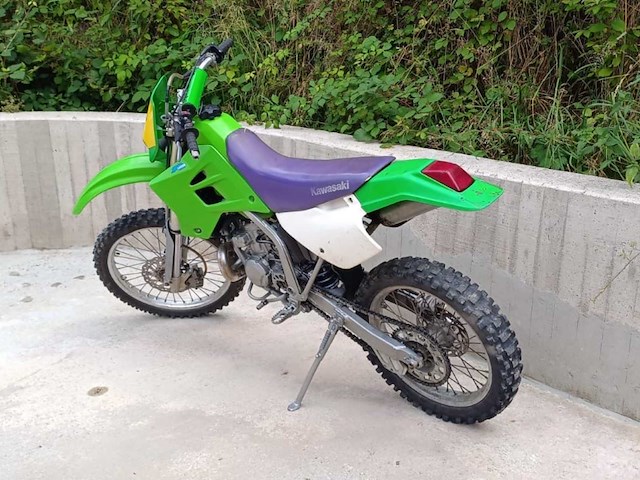 Kawasaki kdx 200 moto-kruis - afbeelding 9 van  13