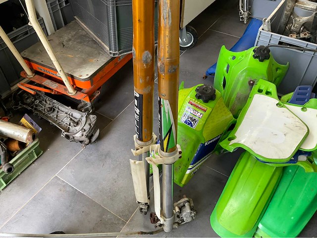 Kawasaki kx 250 moto - afbeelding 7 van  18