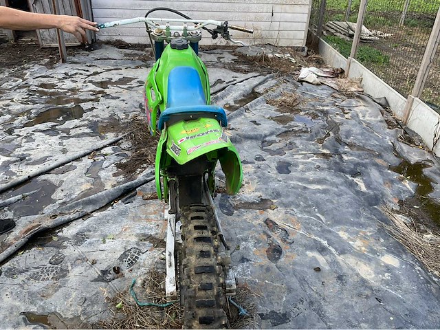 Kawasaki kx 250 moto - afbeelding 13 van  18