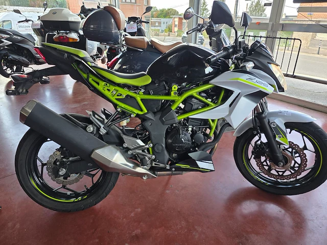 Kawasaki z125 onbekend - afbeelding 10 van  17