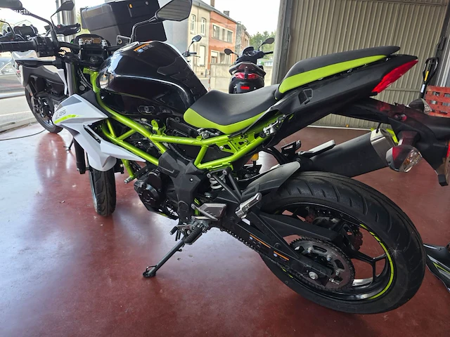 Kawasaki z125 onbekend - afbeelding 12 van  17