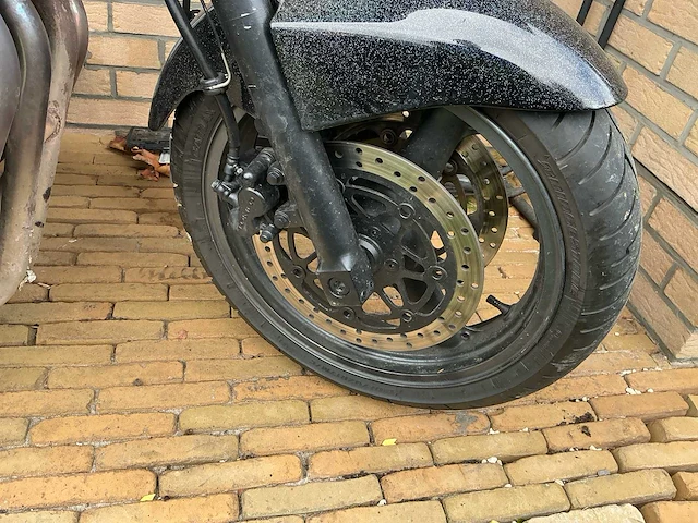Kawasaki zr-7 zr750fg motorfiets - afbeelding 16 van  16
