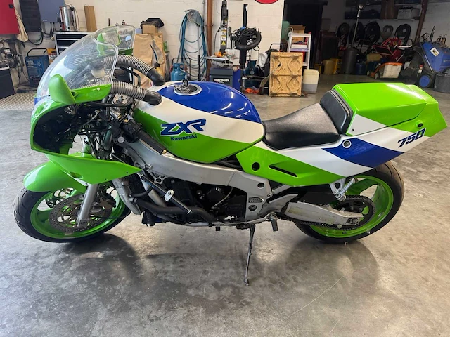 Kawazaki zxr 250 zxr 250 kawasaki zxr 750 – sportief icoon – kawasaki racing kleurstelling – 49,819 km – youngtimer - afbeelding 5 van  6