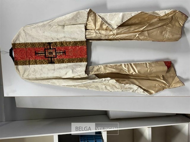 Kazuifel beige met rood - afbeelding 1 van  2