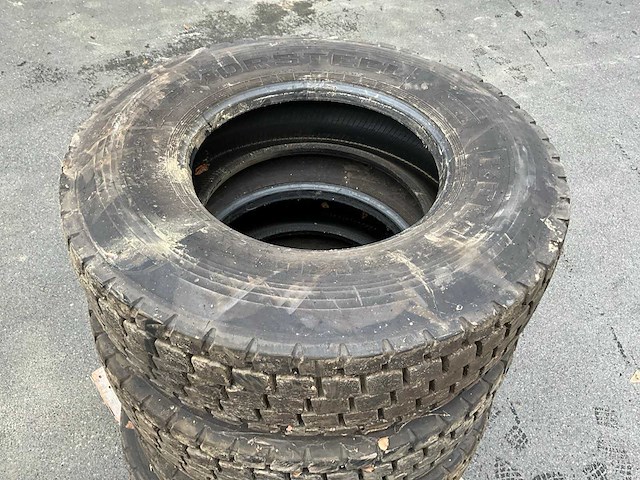 Kdm vrachtwagenbanden - afbeelding 2 van  7