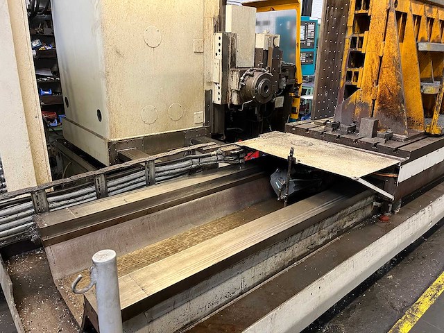 Kearney & trecker milwaukee - modu-line - cnc horizontale machinecentra - afbeelding 16 van  19
