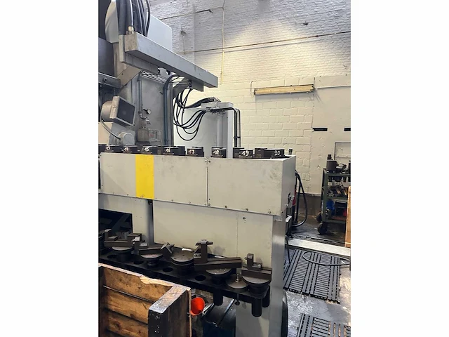 Kearney & trecker milwaukee - modu-line - cnc horizontale machinecentra - afbeelding 17 van  19