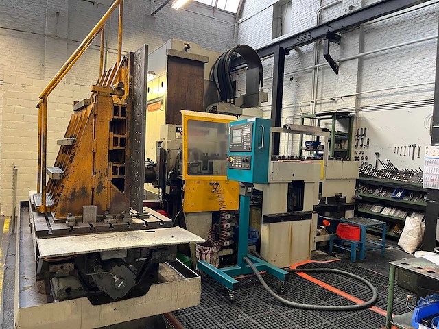 Kearney & trecker milwaukee - modu-line - cnc horizontale machinecentra - afbeelding 3 van  19