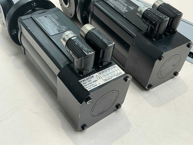 Keb s02b ta31 v30 bp05 eam tw servomotor (2x) - afbeelding 8 van  8
