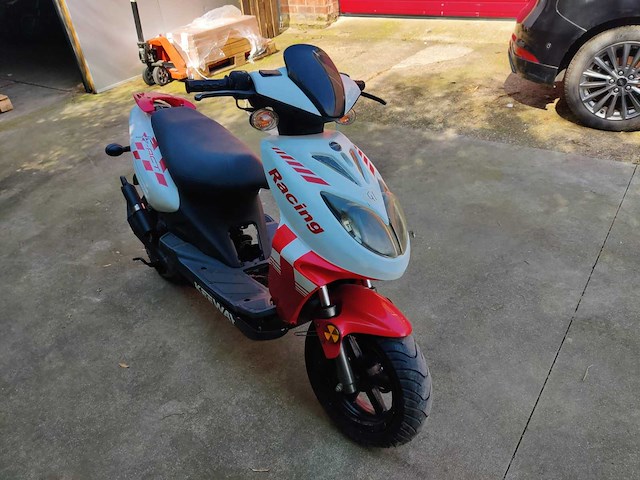 Keeway - light mopeds & light motorised scooters - afbeelding 1 van  6