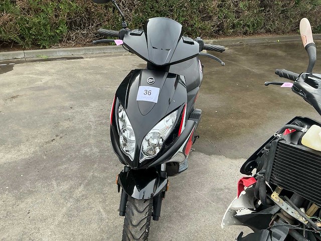 Keeway f-act evo scooter - afbeelding 1 van  5