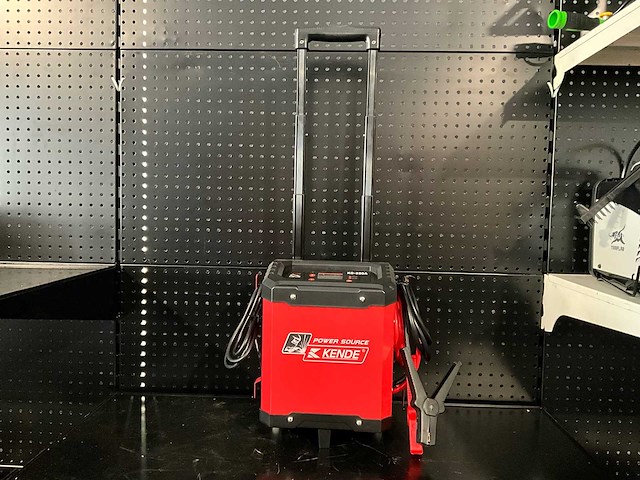 Kende - kc-320a - acculader booster - afbeelding 1 van  3