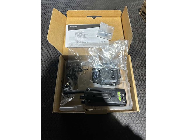 Kenwood - tk3401d - walkie-talkie - afbeelding 2 van  2