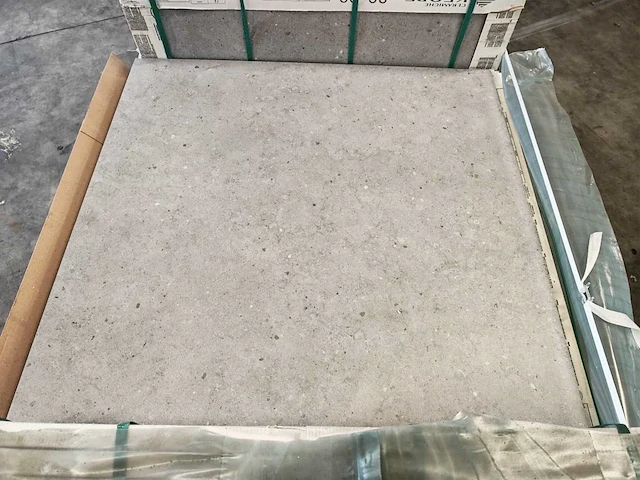 Keope omnia pirenei silver mat 80x80 cm tegel 51,76 m² - afbeelding 2 van  8