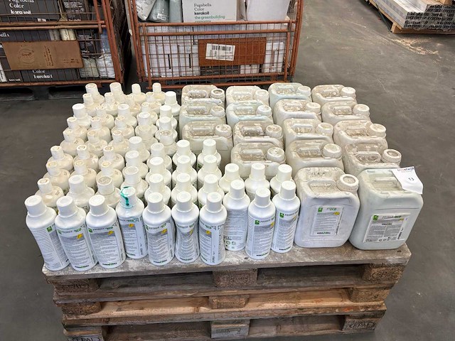 Kerakoll - divers matériaux d'entrepreneur - afbeelding 1 van  3