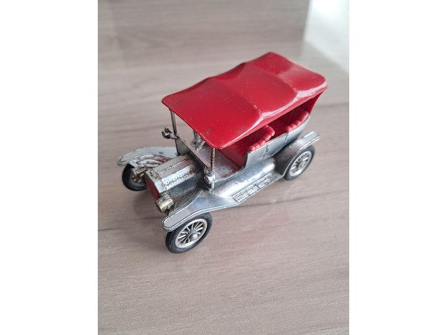 Keramiek asbak met oldtimer auto (made in italy) - afbeelding 1 van  13