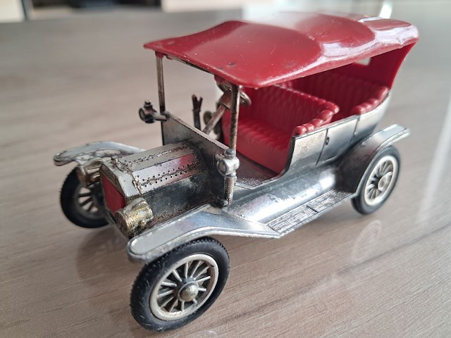 Keramiek asbak met oldtimer auto (made in italy) - afbeelding 9 van  13