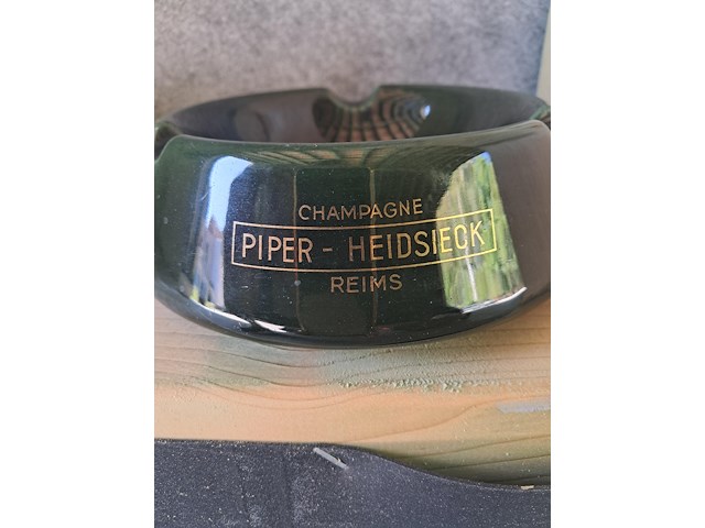 Keramiek asbak piper-heidsieck (champagne) - afbeelding 1 van  4